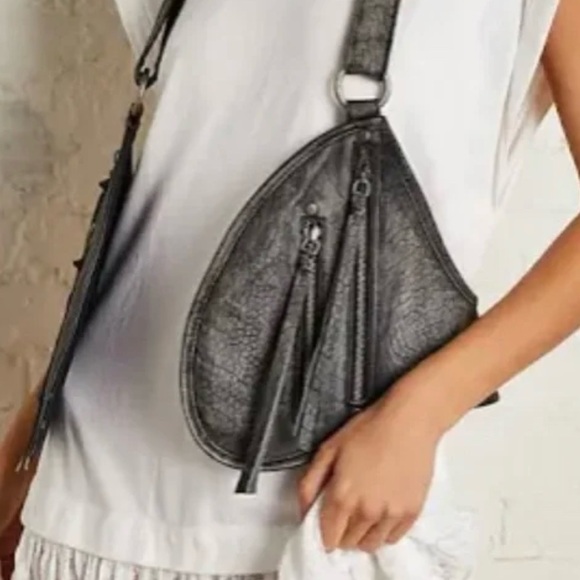 Free People Handbags - NWT $100  Free People Harness bag- adjustable straps, 4 zip-secured pockets.